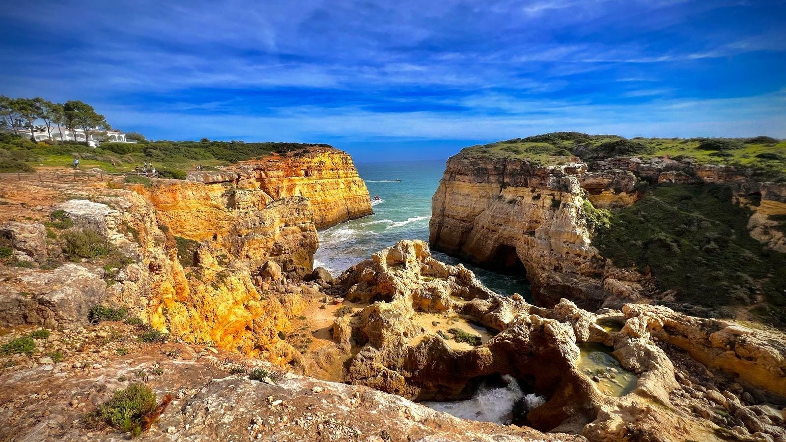 Seven Hanging Valleys guided walk and 4x4 adventure