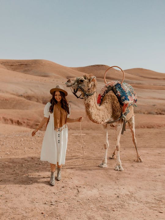 Promenade privée à dos de chameau dans le désert d'Agafay au coucher du soleil depuis Marrakech