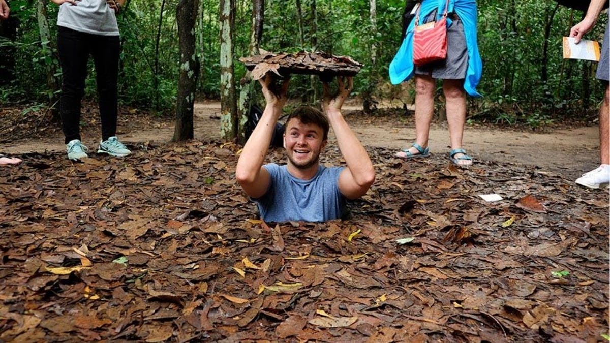 Halve dagtour naar de Cu Chi-tunnels vanaf Ho Chi Minhstad per limousinebusje