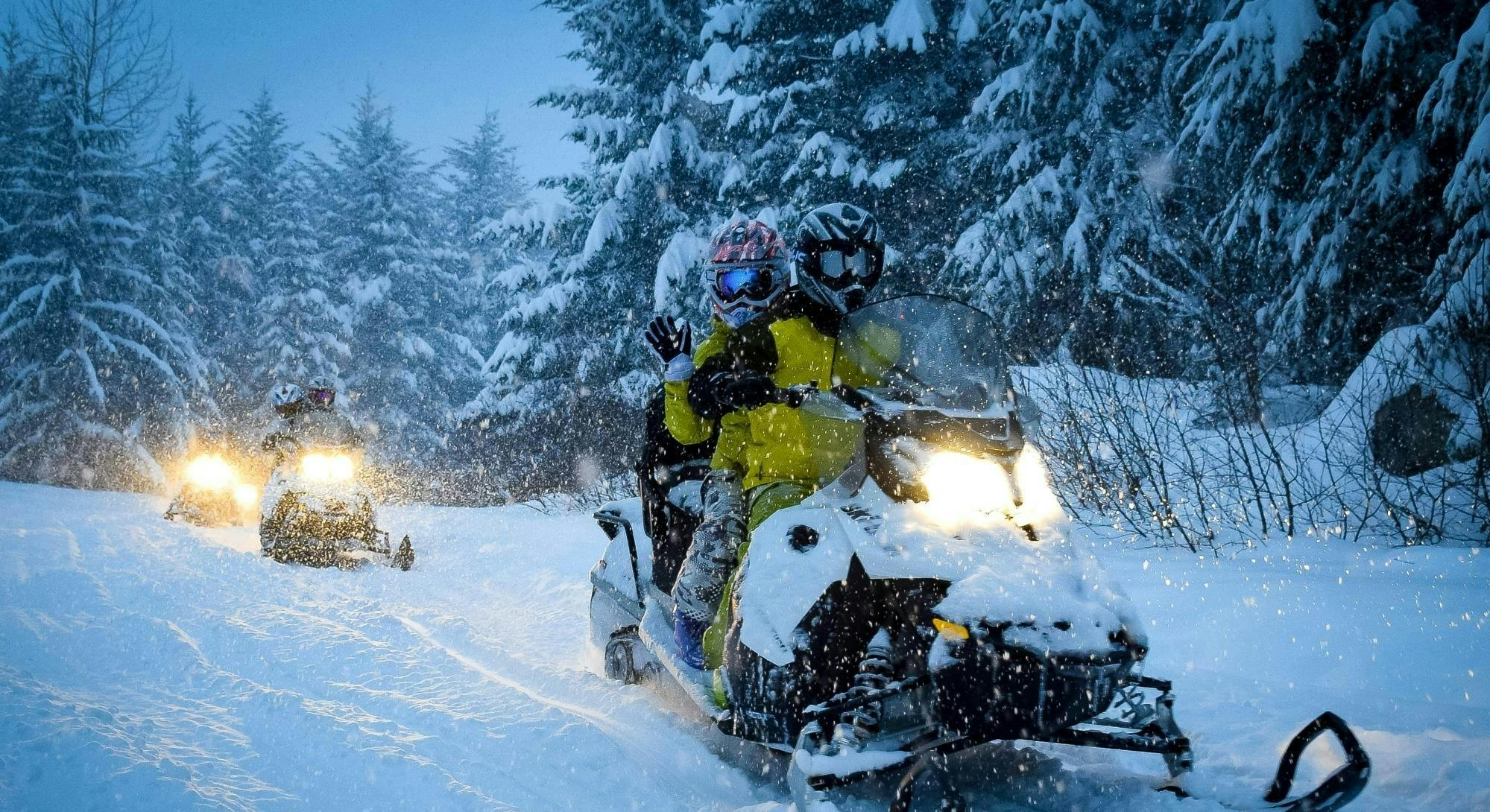 Excursión en moto de nieve o quad y hoguera con traslado desde Zakopane