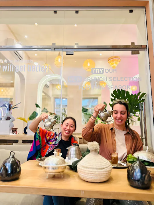 Un'autentica esperienza della cerimonia marocchina del tè e del caffè al Medina Mall