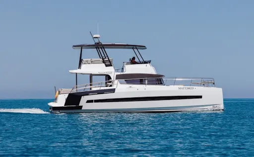Private catamaran cruise in Madeira with drinks and snacks