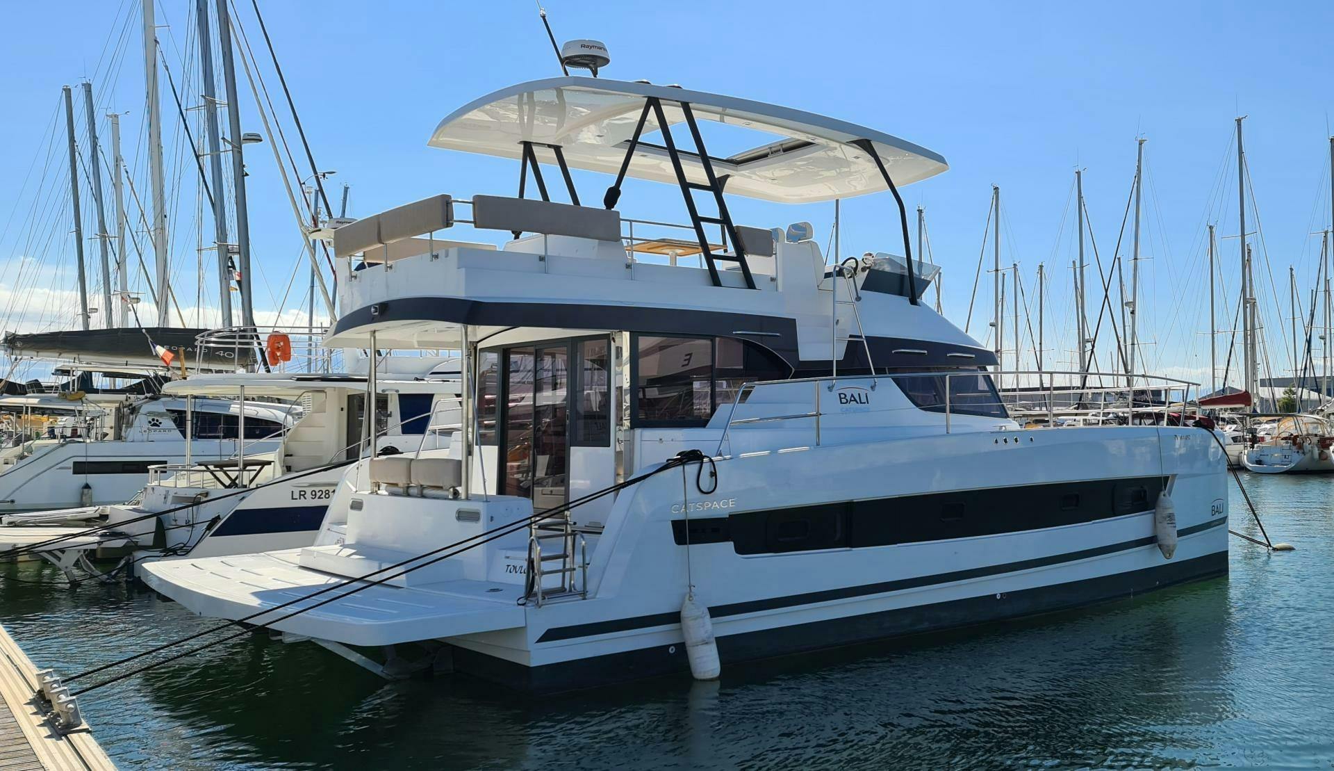 Private catamaran cruise in Madeira with drinks and snacks