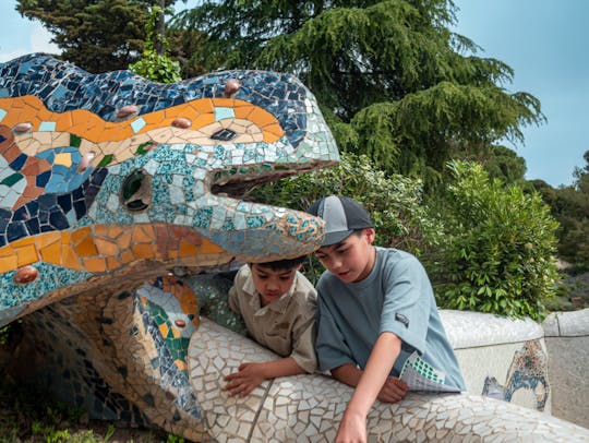 Visita guiada ao Parque Güell para crianças e famílias