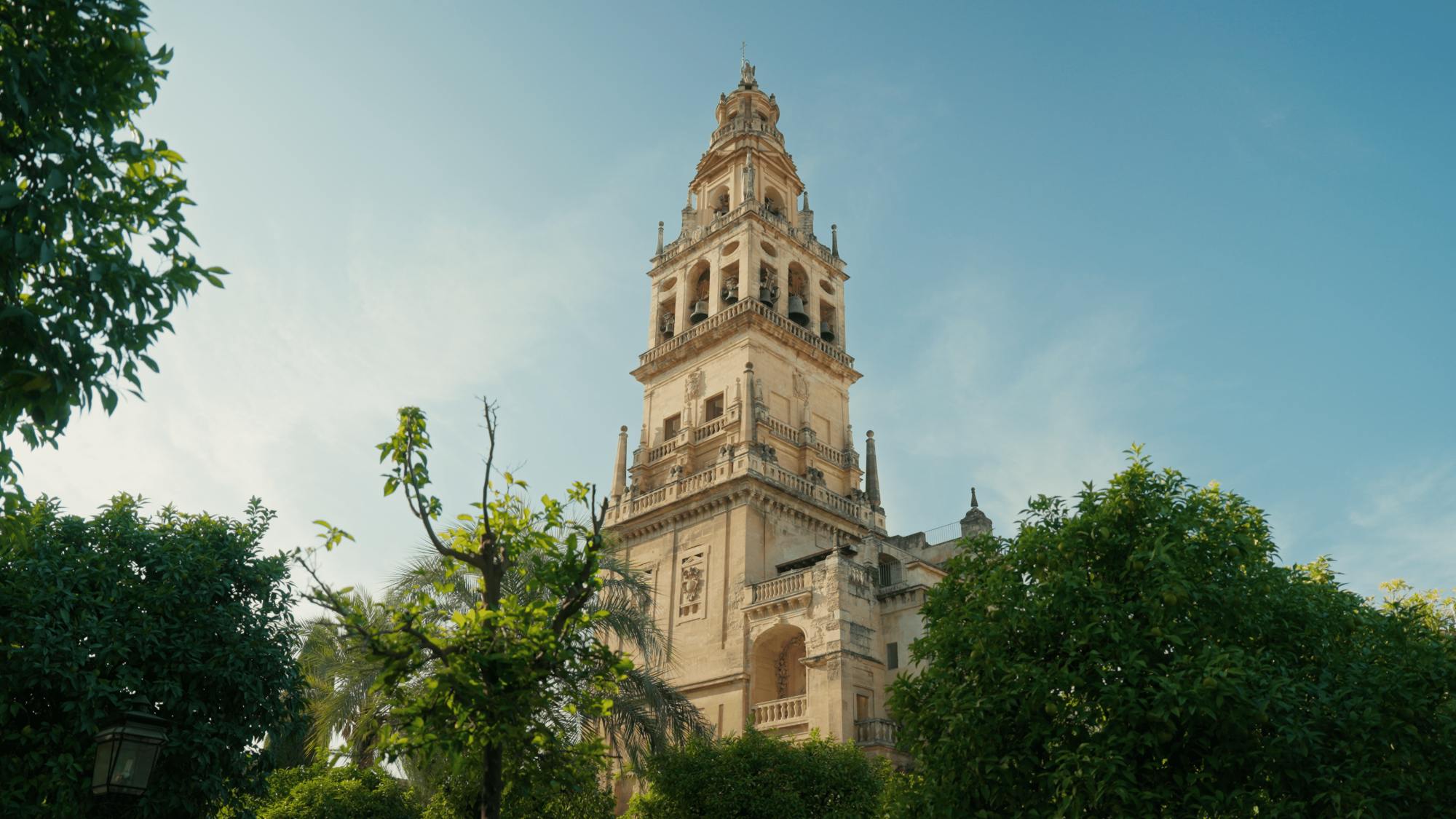 Córdoba Highlights Walking Tour with Entrance Tickets to the Monuments