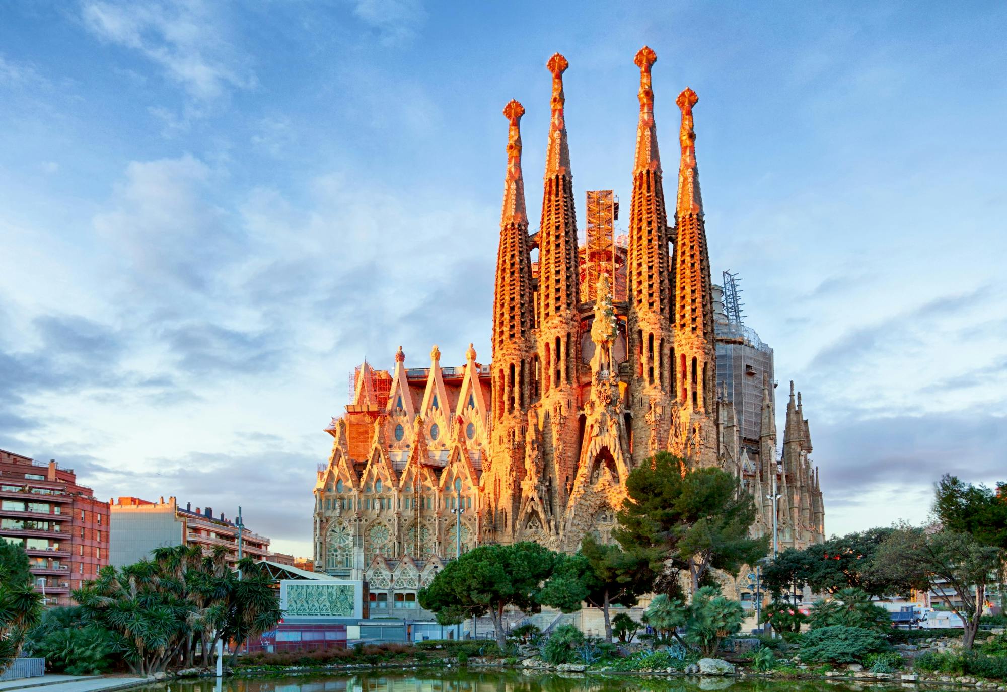 Passeio a pé pelos marcos modernistas de Antoni Gaudí
