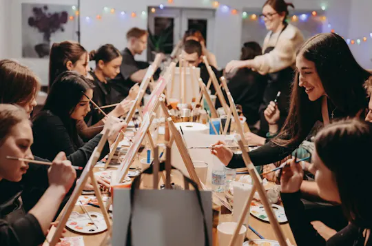 Workshop de «Sip and Paint» em Cracóvia, com vinho e prosecco à discrição