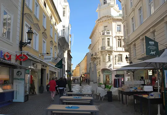 Stadtrundgang auf eigene Faust durch Klagenfurt mit Tourguide