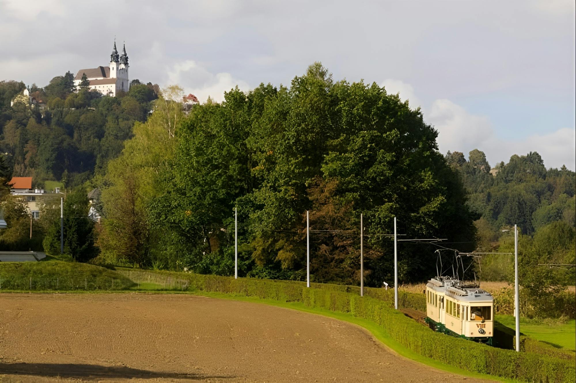Linz self-guided city walk with audio guide
