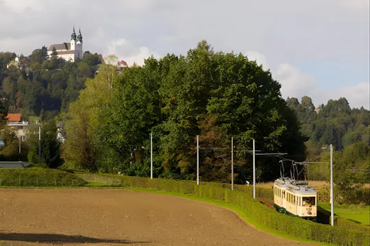 Linz self-guided city walk with audio guide