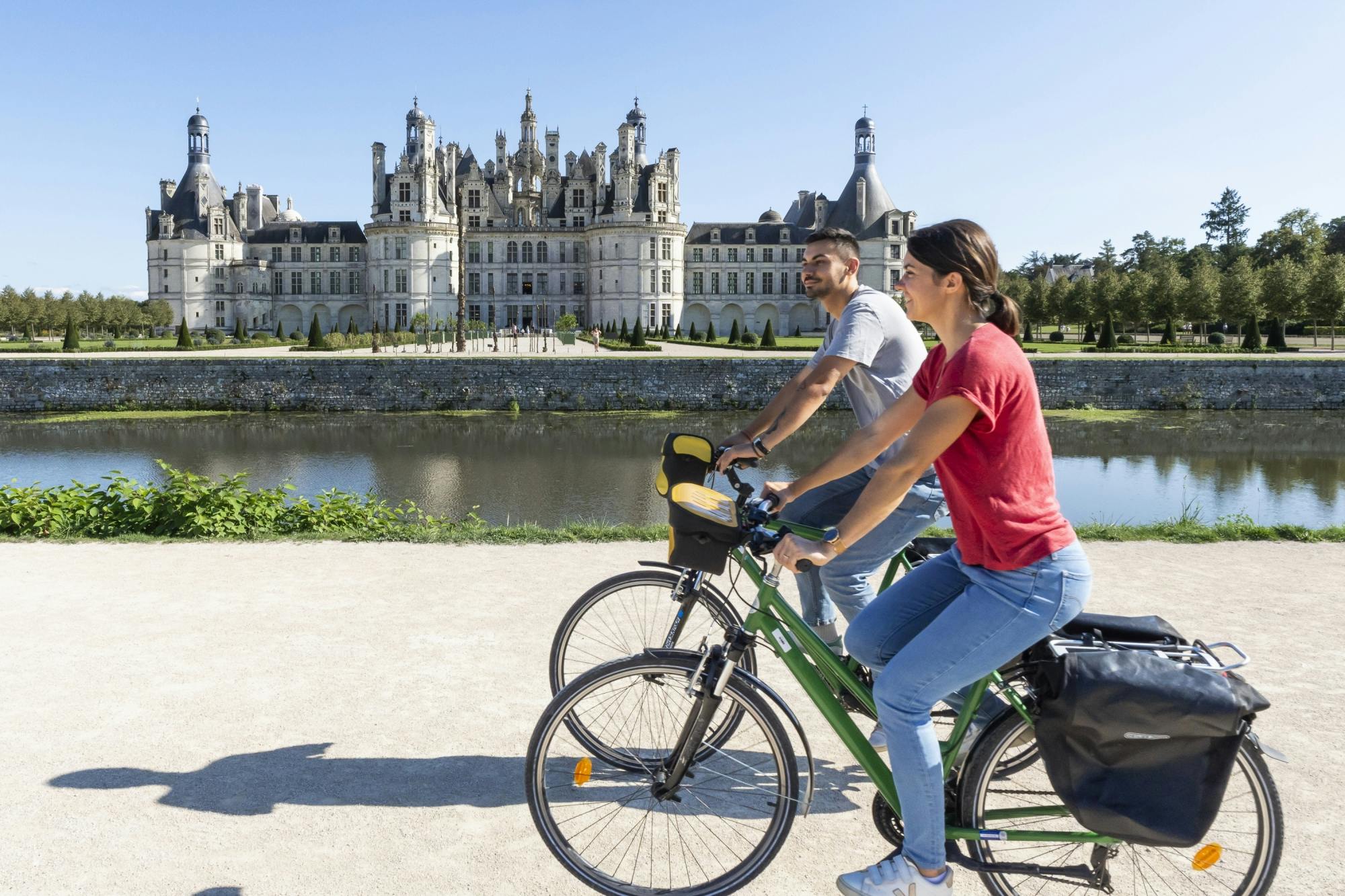 Loire Valley bike tour with Chambord Castle visit