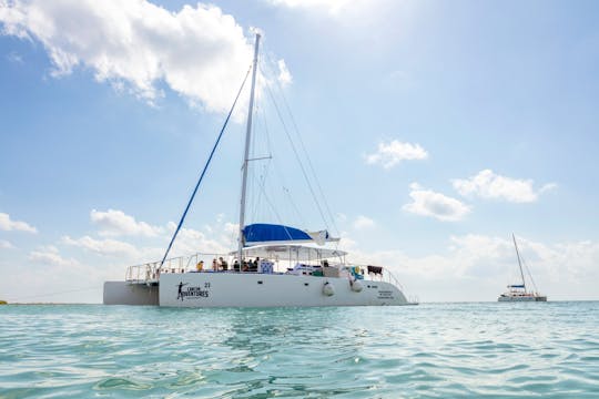 Adults-only Riviera Maya boat trip with open bar and lunch