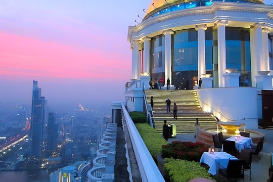 Experiência gastronómica no terraço do Lebua State Tower, em Banguecoque