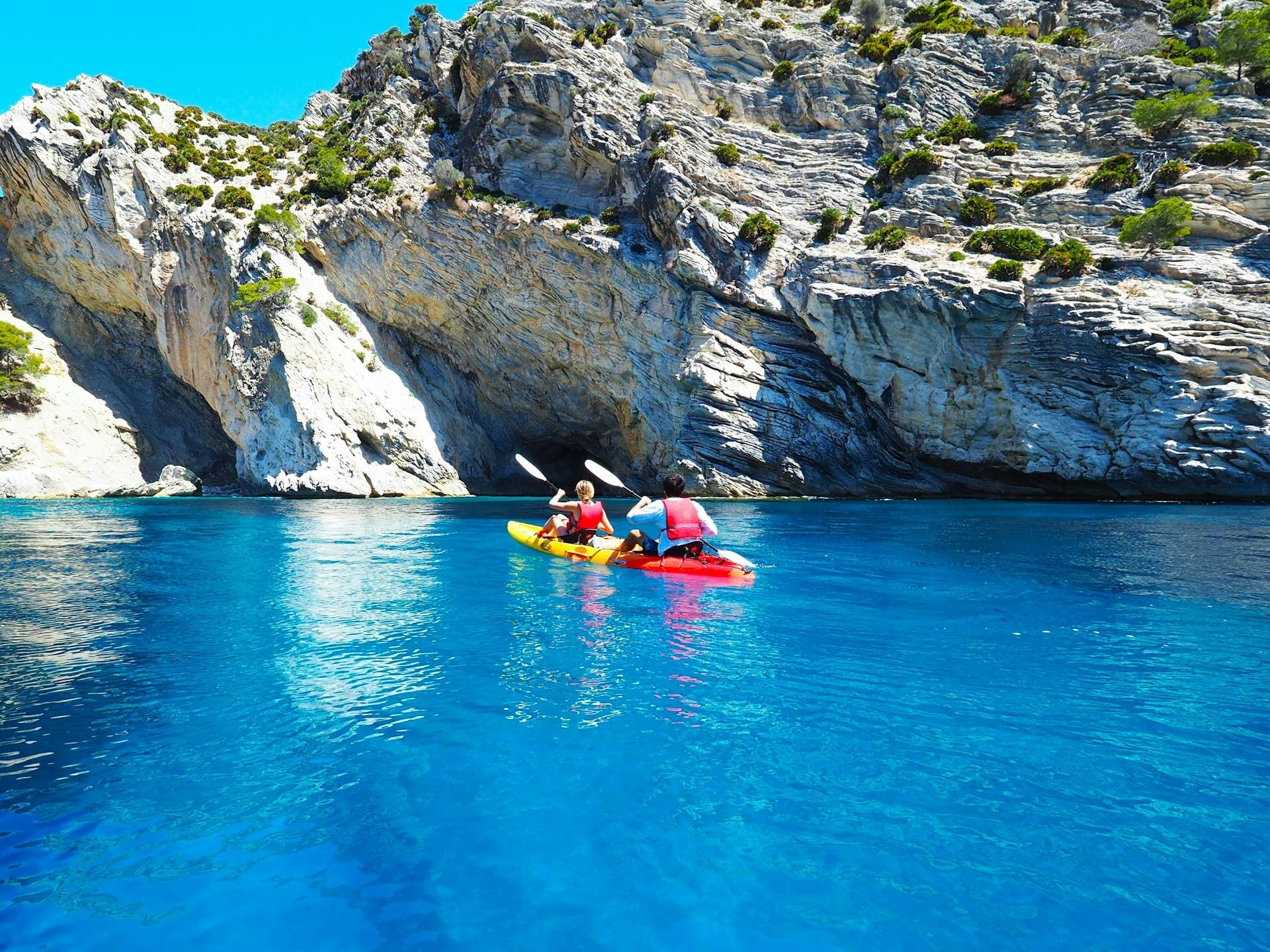 Guided kayak tour to Cala en Tió with Keida