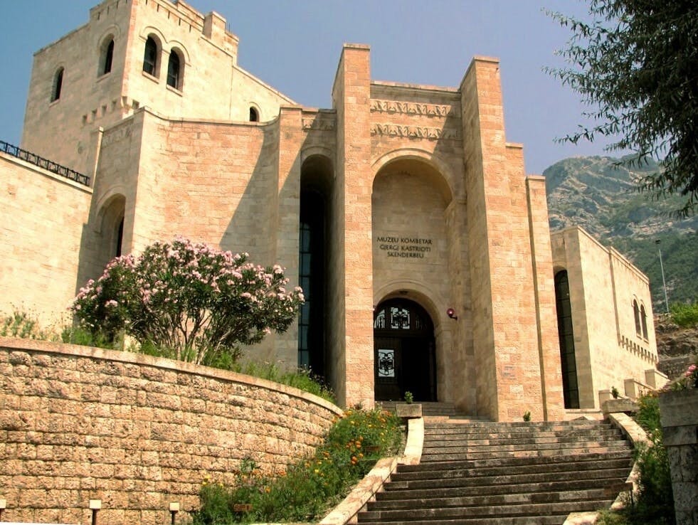 Guided tour of Kruja with Skanderbeg Museum and bazaar visit