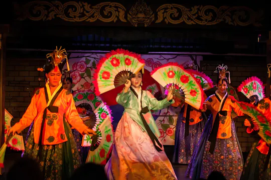 Spectacle de cabaret en soirée à Krabi
