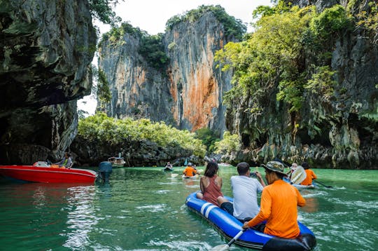 Excursion d'une journée en canoë dans la baie de Phang Nga avec repas le midi au départ de Phuket