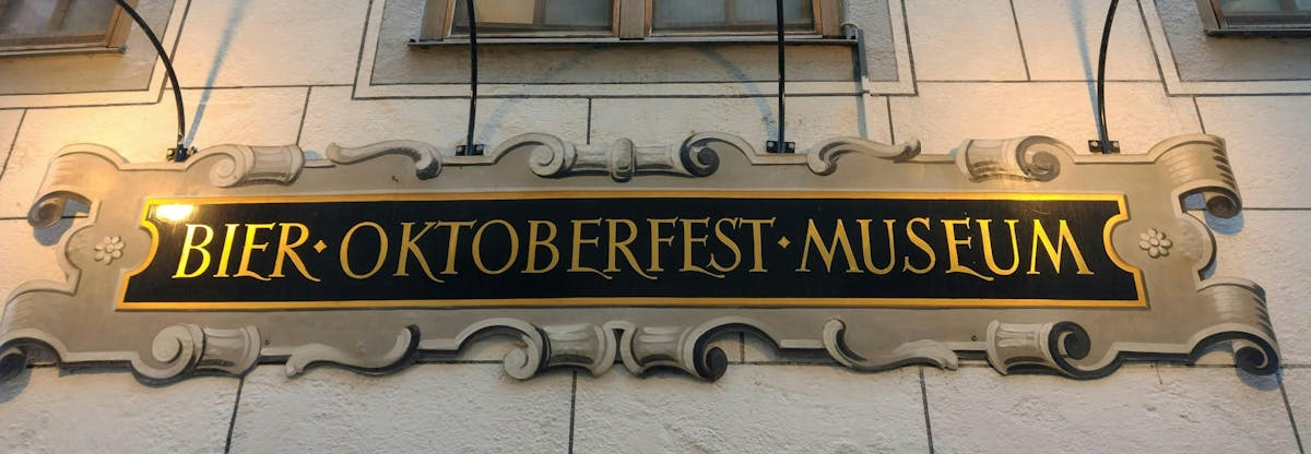 Rondleiding door München met bierproeverij in het Oktoberfestmuseum