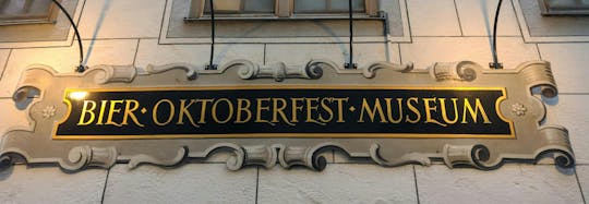 Rondleiding door München met bierproeverij in het Oktoberfestmuseum