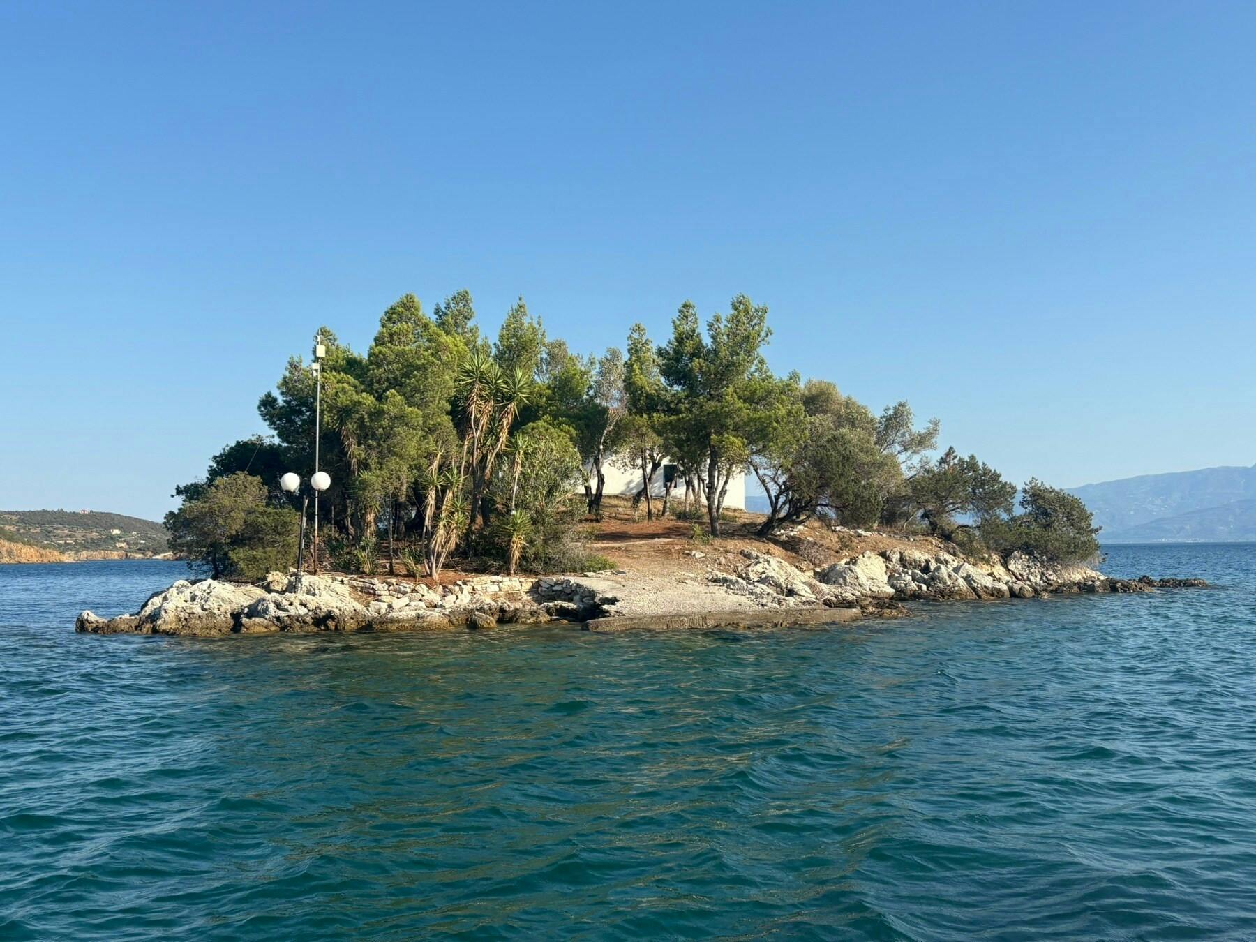 Boat tour to Psaromyta Bay with Greek snack-making