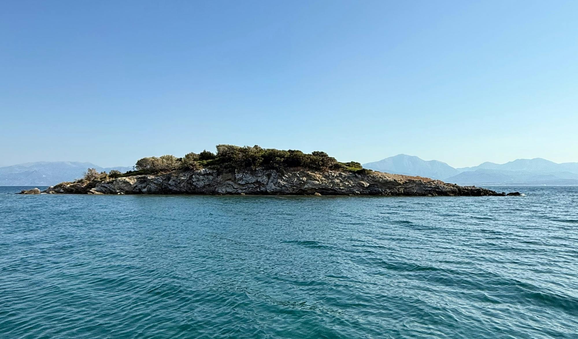 Peloponnese half-day snorkelling tour by boat