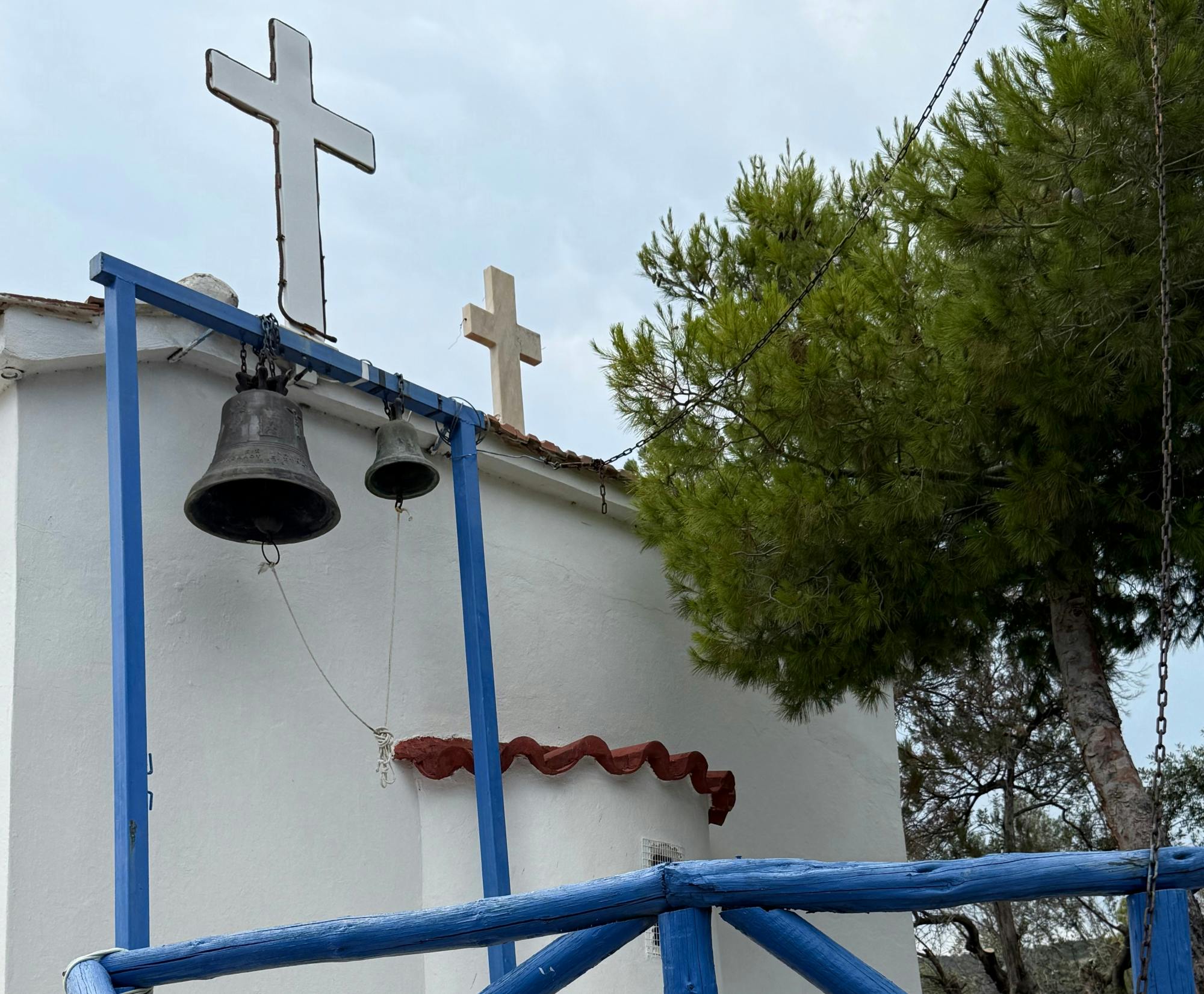 Half-day cruise to Trizonia