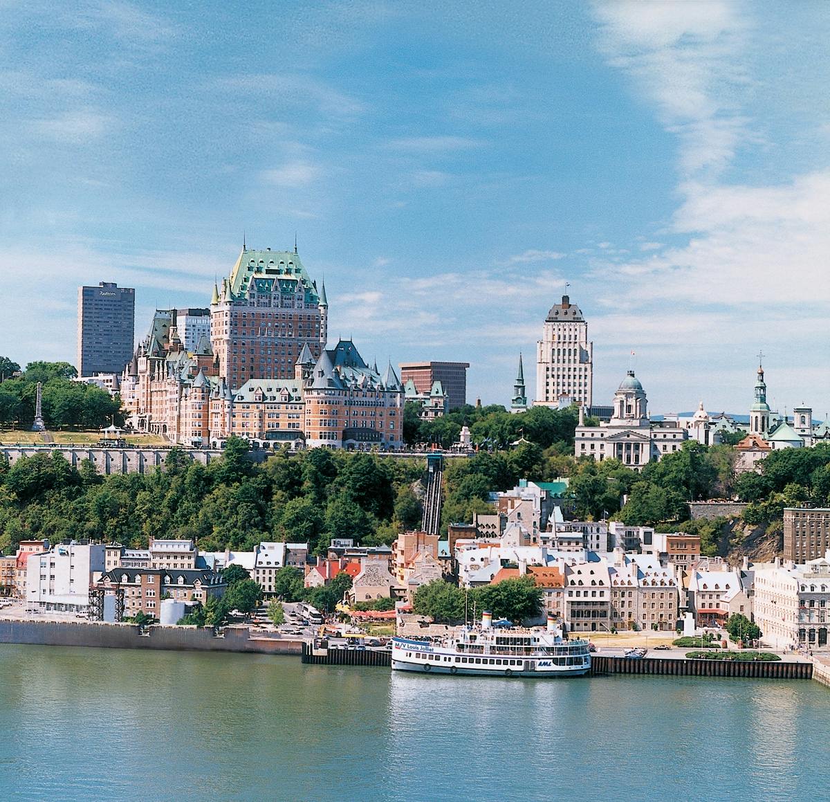 Stadtrundfahrt durch Québec mit Erkundung des Viertels Petit-Champlain und Bootsfahrt