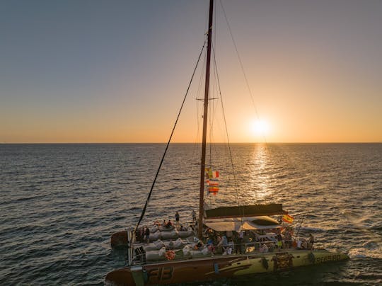 Zonsondergangboottocht tijdens de zonsverduistering op Tenerife