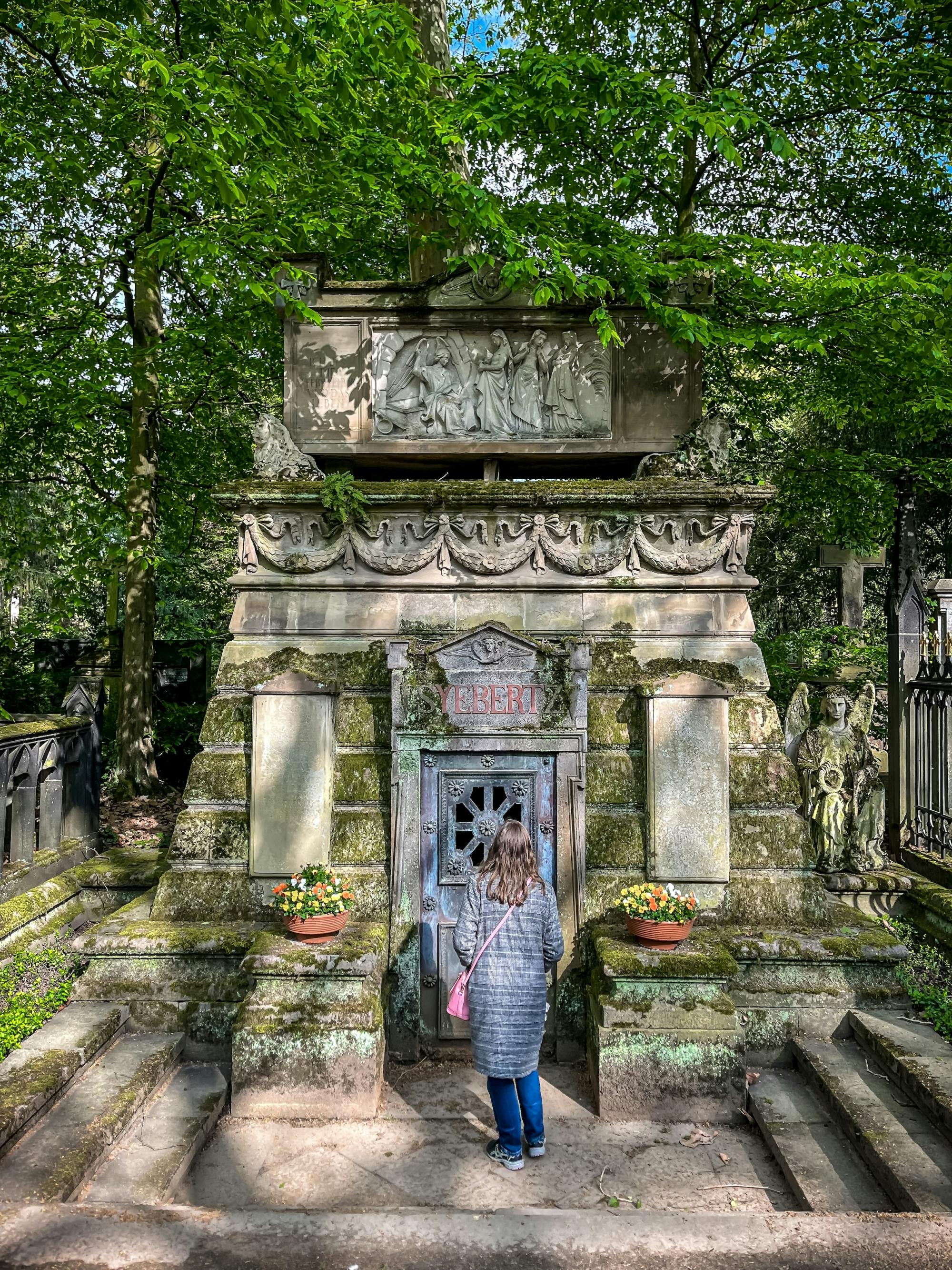 Tourguide über den Melaten-Friedhof