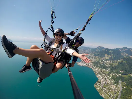 Aventura de parapente en tándem sobre el lago Lemán, en Montreux
