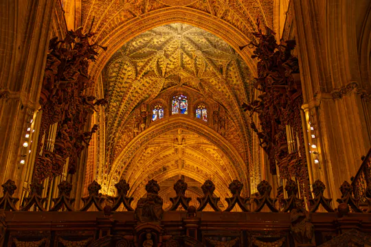 Visita noturna à Catedral de Sevilha