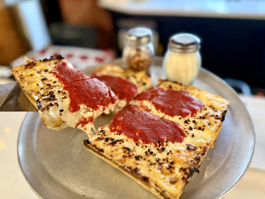 Detroit food tour with iconic local dishes
