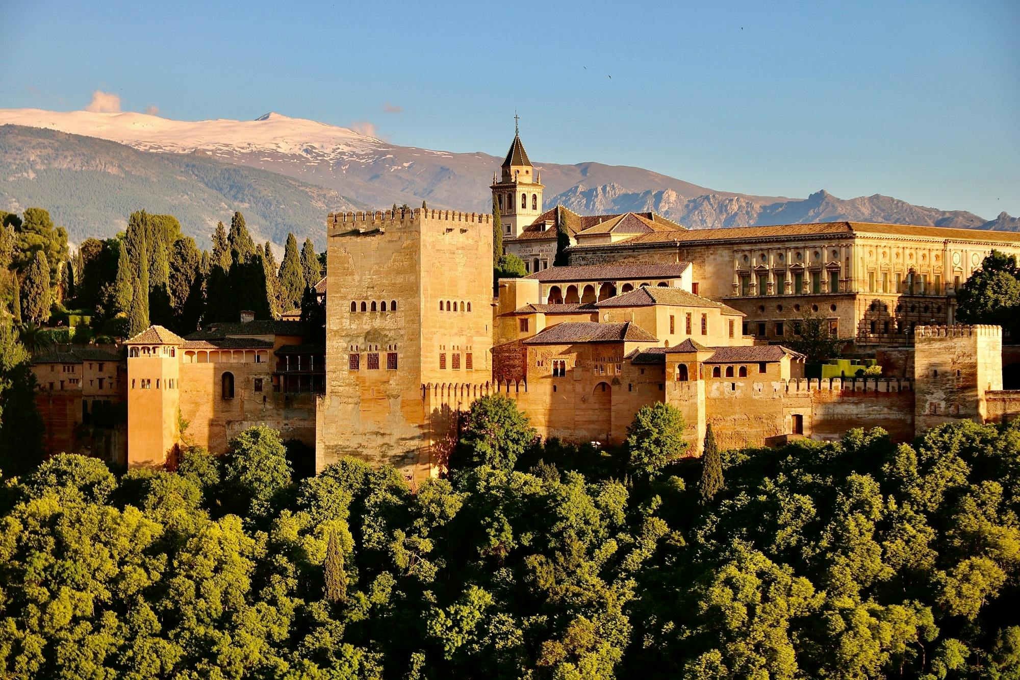 Eintrittskarte für die Alhambra und den Generalife mit interaktivem Tourguide