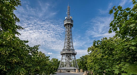 Bilhete para o Monte Petřín com audioguia e visita à Torre de Observação de Petřín