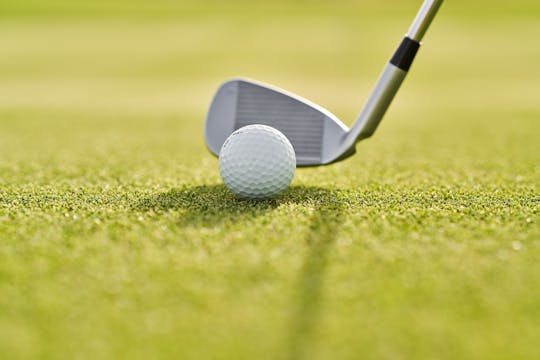 Ein 18-Loch-Golferlebnis im Education City Golf Club in Doha