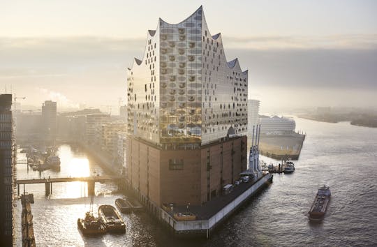 Tour privato dell'Elbphilharmonie Plaza con Franzbrötchen e caffè