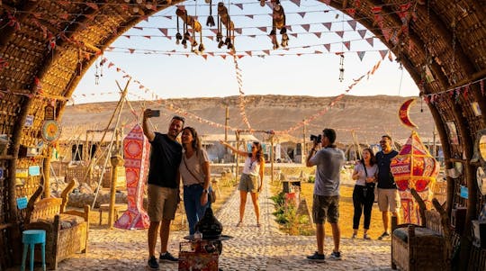Woestijnnacht met bedoeïenendiner, Arabische koffie en show vanuit Caïro