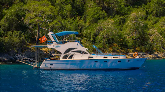 Cruzeiro de iate VIP ao pôr do sol em Fethiye
