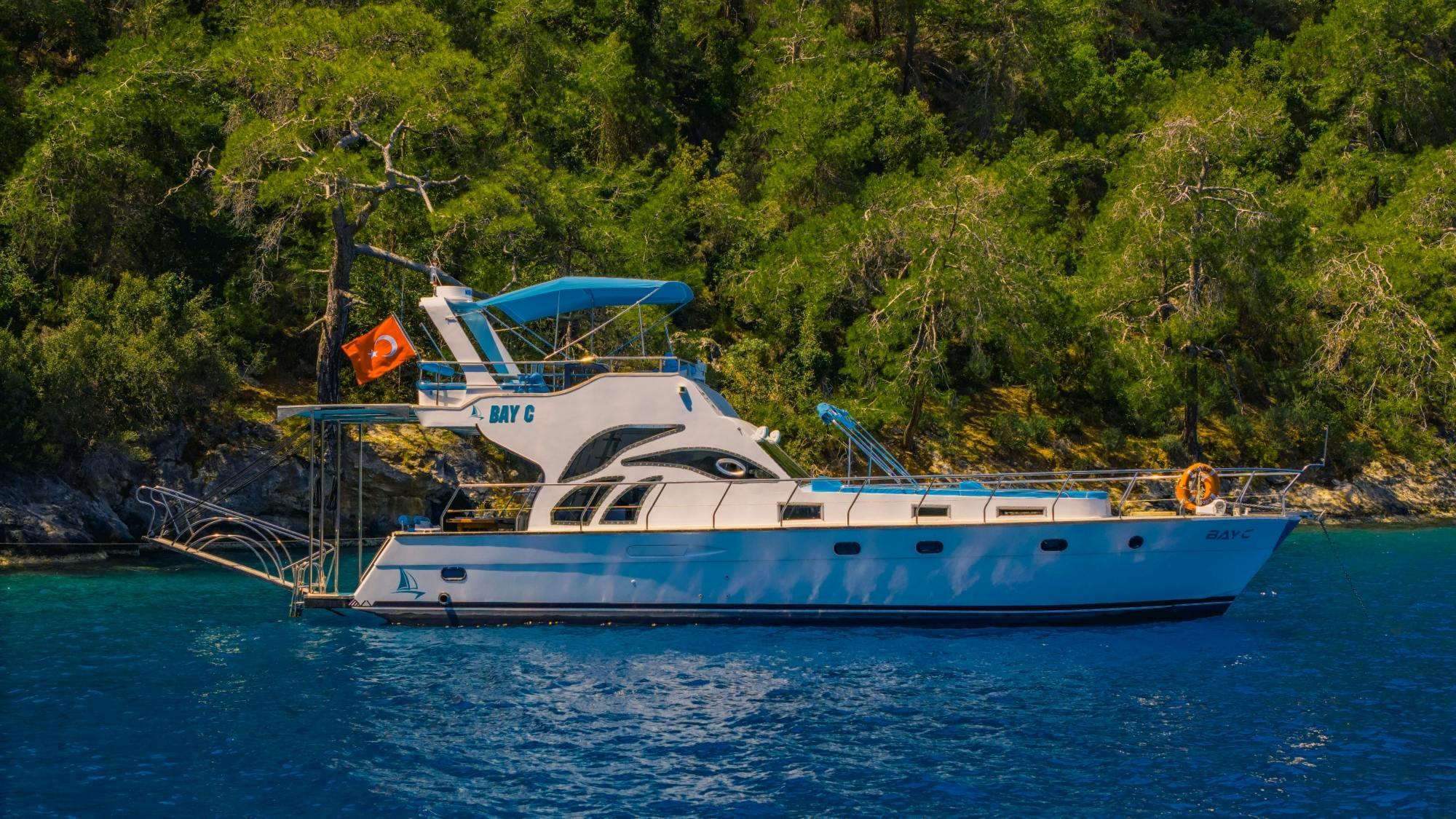 Crucero VIP al atardecer en yate por Fethiye