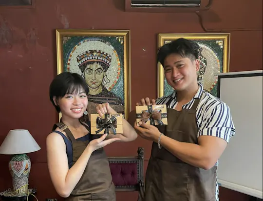 Workshop de 2 horas sobre a confeção de chocolate, com degustação