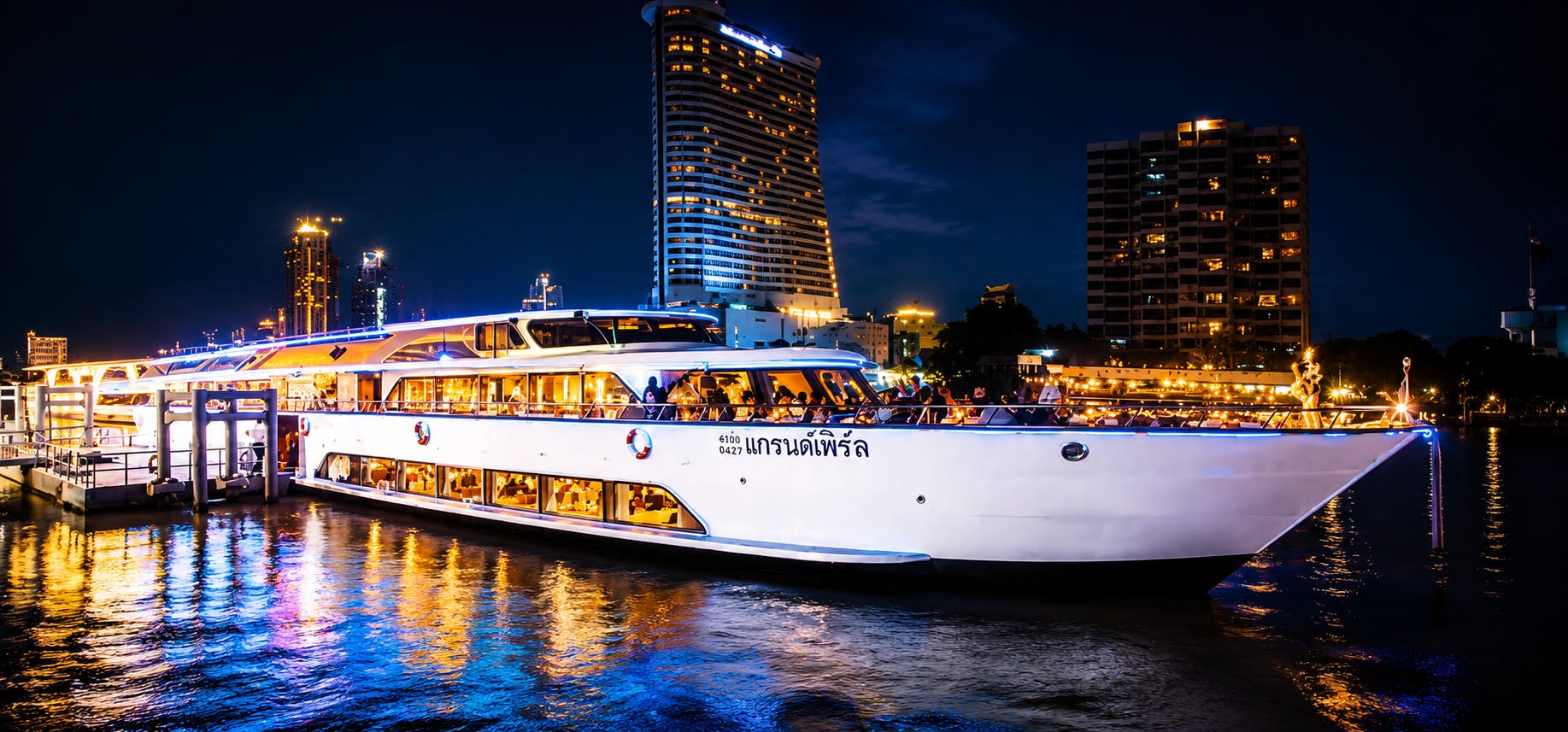 Grand Pearl Dinner Cruise mit Thai cultural show