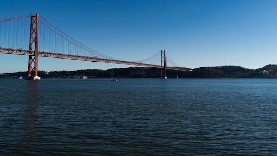 Privates Segelabenteuer auf dem Tejo in Lissabon