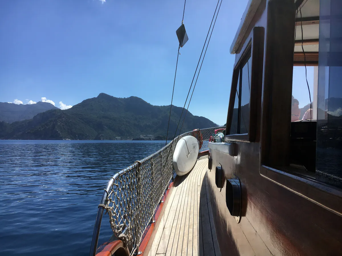 Paradise Bay boat cruise