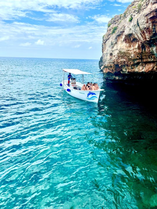 Boottocht langs twee zeeën naar de grotten van Santa Maria di Leuca vanaf Torre Vado