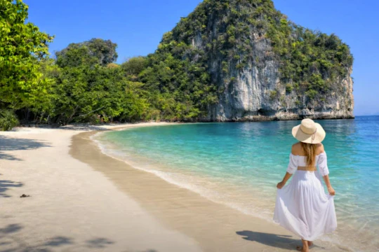 Speedboat tour to Hong Islands and Red Island from Krabi