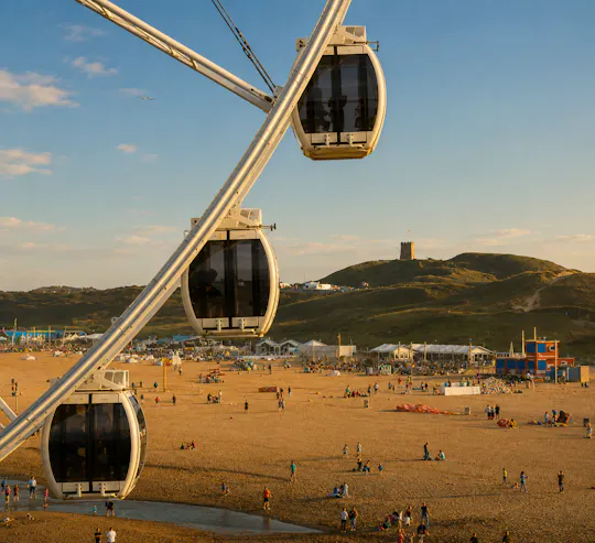 SkyView de Pier entrance ticket and 1GB eSIM