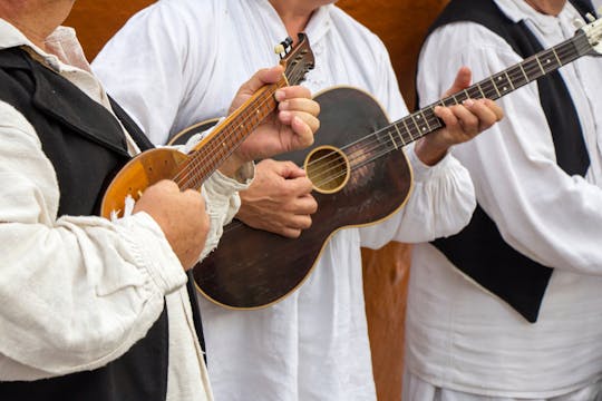 Servizio di trasferimento al festival del folclore di Santana a Madeira