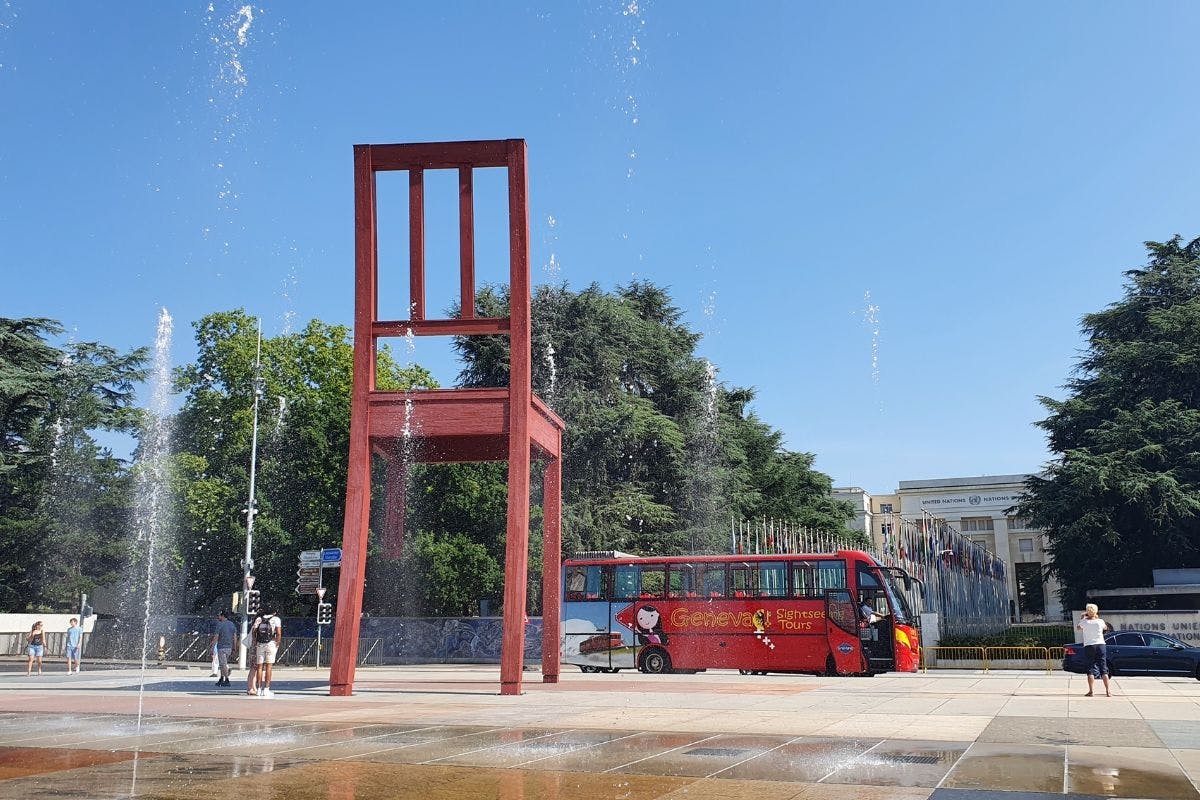 Hop-on-hop-off-tour met bus en minitrein in Genève