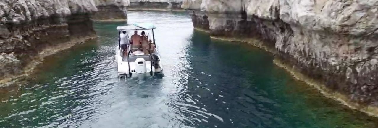 Passeio privado de barco de 2 horas pelas joias de Lindos