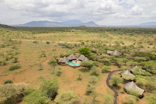 4-daagse safari in Tsavo West met overnachting in het Severin Safari Camp